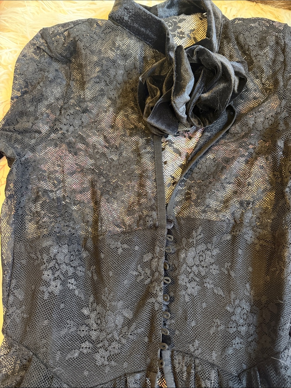 Unique Vintage Black Lace Duster with Floral Lining - Picture 2 of 10